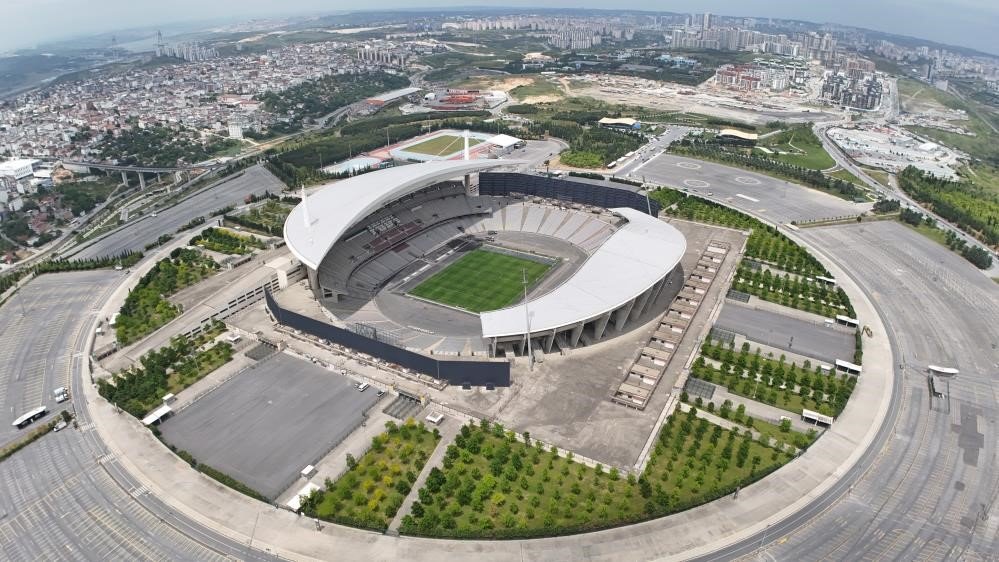 Yarı final eşleşmelerinde Real Sociedad ile Real Madrid, Barcelona ile Atletico Madrid karşılaşacak. Yarı final maçları sonrası rakiplerini eleyen iki takım, 2027 şampiyonluk mücadelesi verecek.