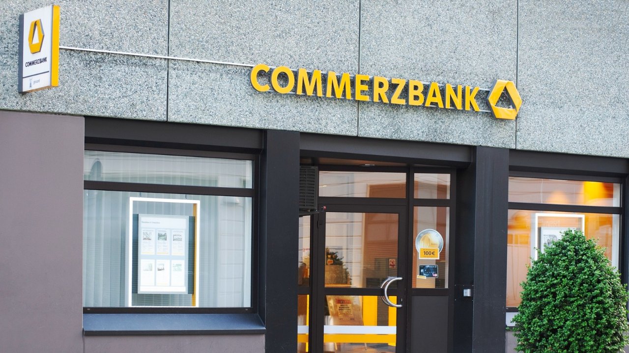 5 liradan fazla yükseliş bekleniyor! Commerzbank yıl sonu dolar/TL tahminini açıkladı