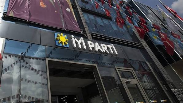 AK Parti'ye katılacağı iddia edilmişti: İyi Parti Gaziantep Milletvekili Mehmet Mustafa Gürban istifa etti