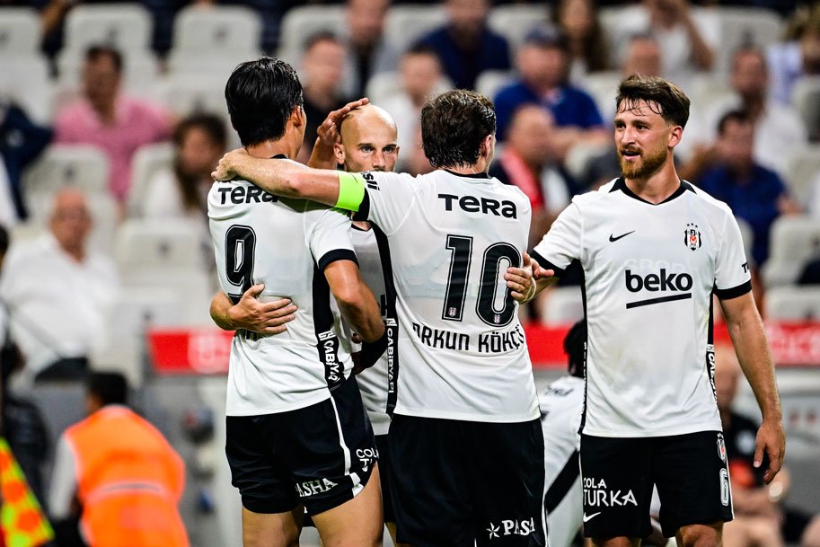 Beşiktaş - Hradec Kralove