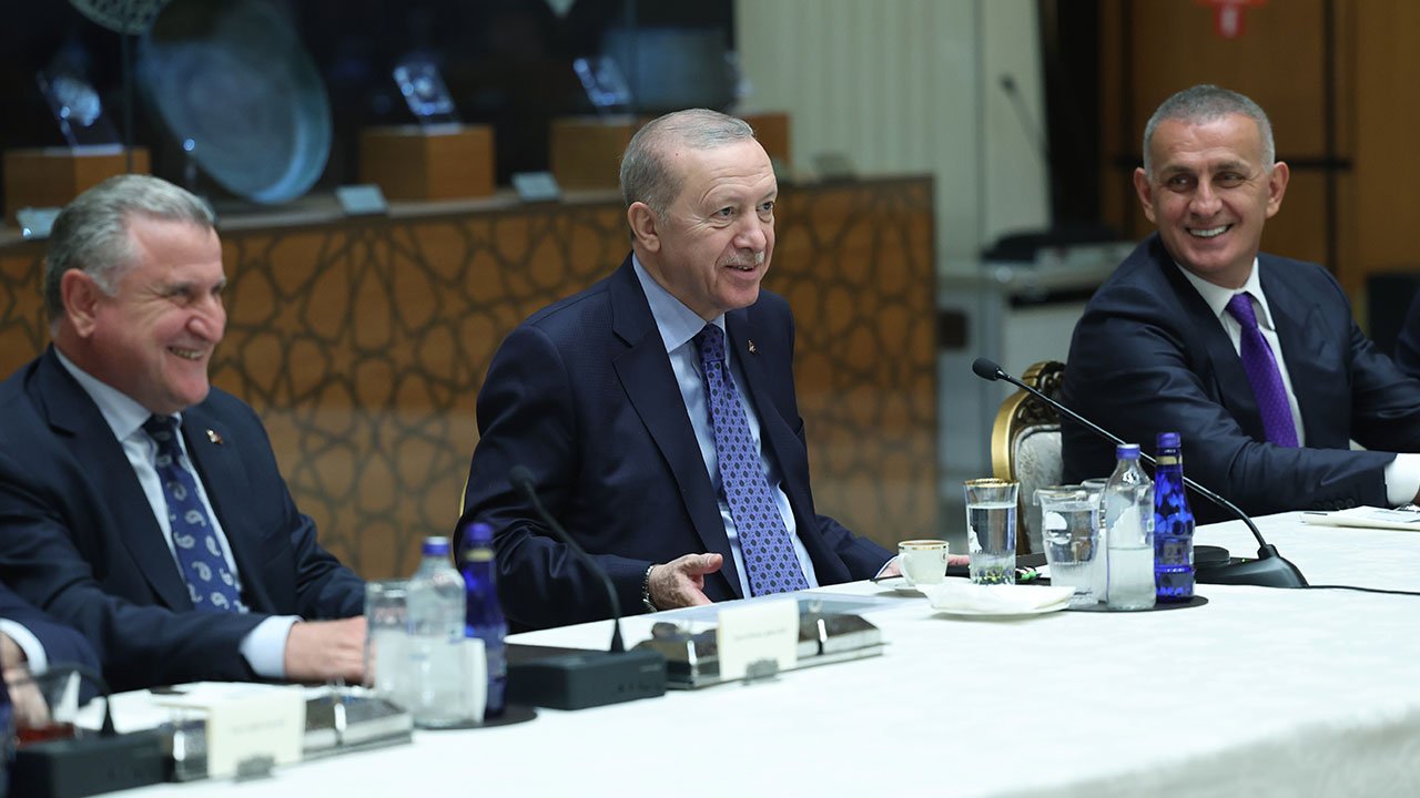 Cumhurbaşkanı Erdoğan, Süper Lig'e yükselen takımları kabul etti
