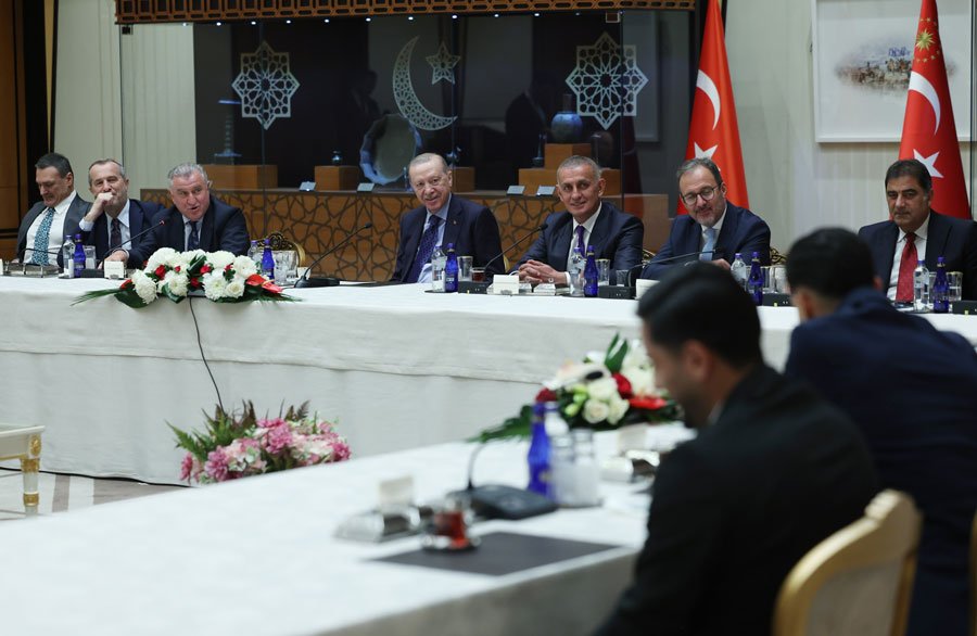 Cumhurbaşkanı Erdoğan, Süper Lig'e yükselen takımları kabul etti