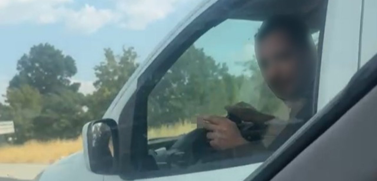 Eskişehir'de trafikteki kavga! Kendisine hakaret eden sürücüyü saniye saniye kaydetti