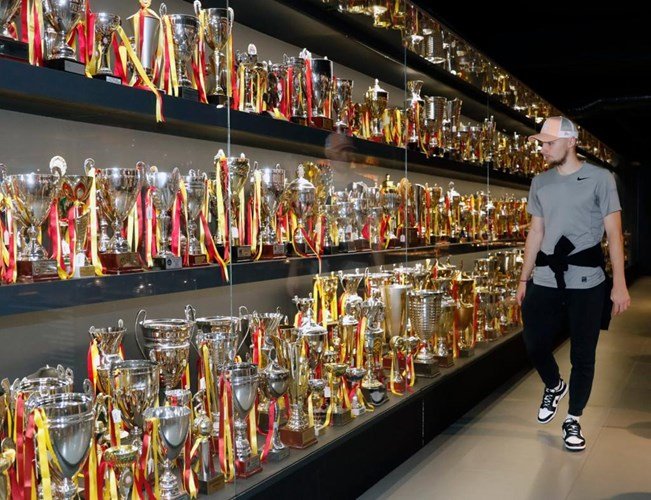 Danimarkalı futbolcu, 2 Süper Lig şampiyonluğu yaşadı ve TFF Süper Kupa kazandı. (Fotoğraf: Galatasaray resmi)