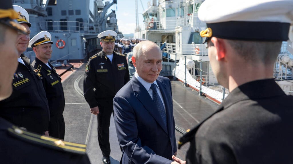 Rusya Devlet Başkanı Putin'in, Kuril Adaları'na ziyaretinden kareler
