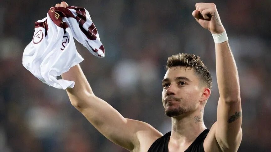 Trabzonspor, bonservisi Beşiktaş'ta olan Ernest Muçi'nin 8,5 milyon euroluk satın alma opsiyonunu kullanmıştı.
