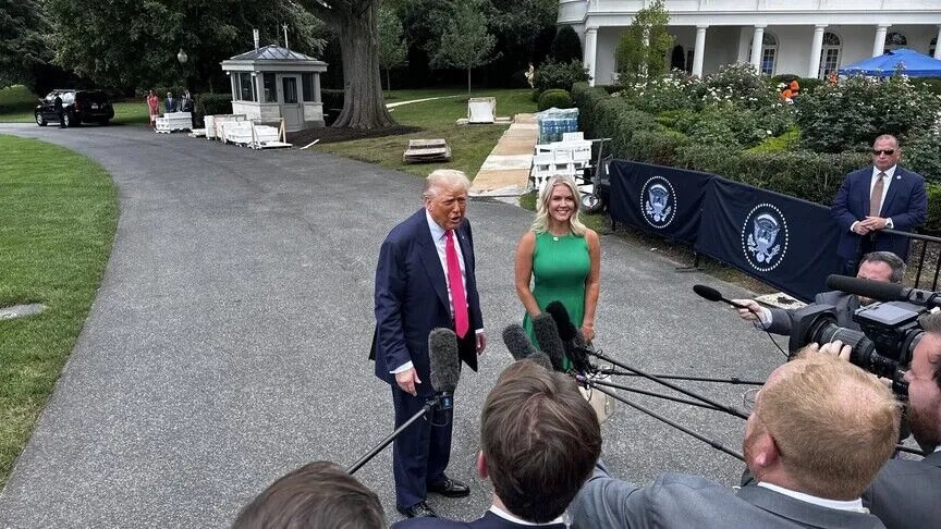 Trump ve Leavitt