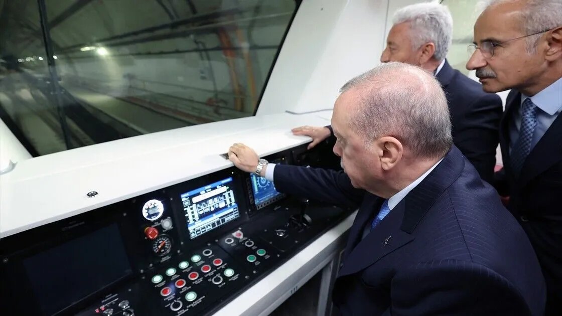 4 başbakan, 2 cumhurbaşkanı, çeyrek asırlık siyasi tarih! AK Parti 25 yaşında