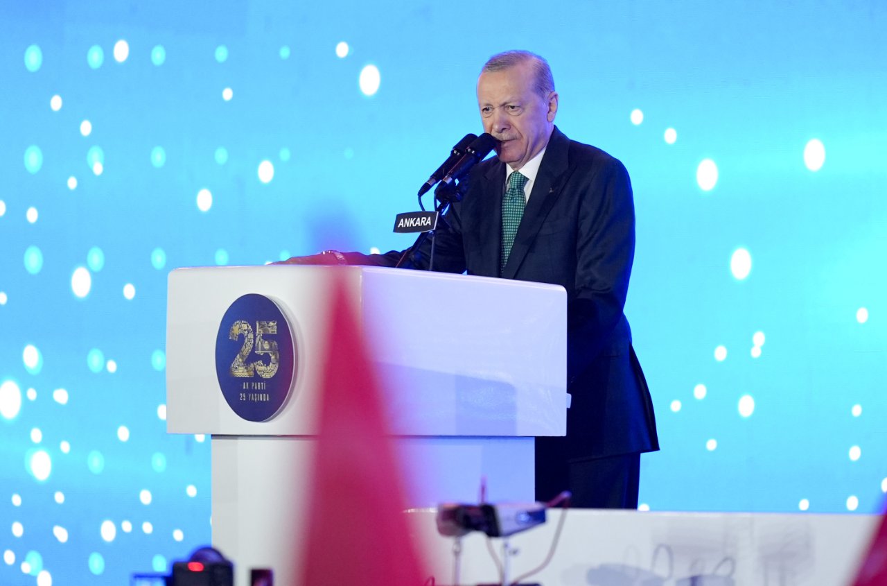 AK Parti'nin çeyrek asrında tarihi mesajlar! Cumhurbaşkanı Erdoğan: Gelecek 50 yılın planı hazır