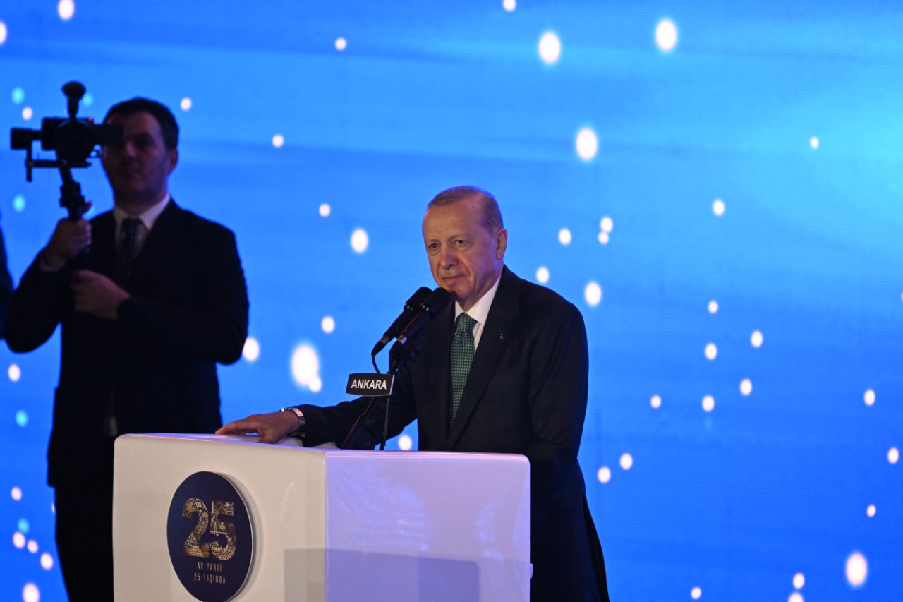 AK Parti'nin çeyrek asrında tarihi mesajlar! Cumhurbaşkanı Erdoğan: Gelecek 50 yılın planı hazır