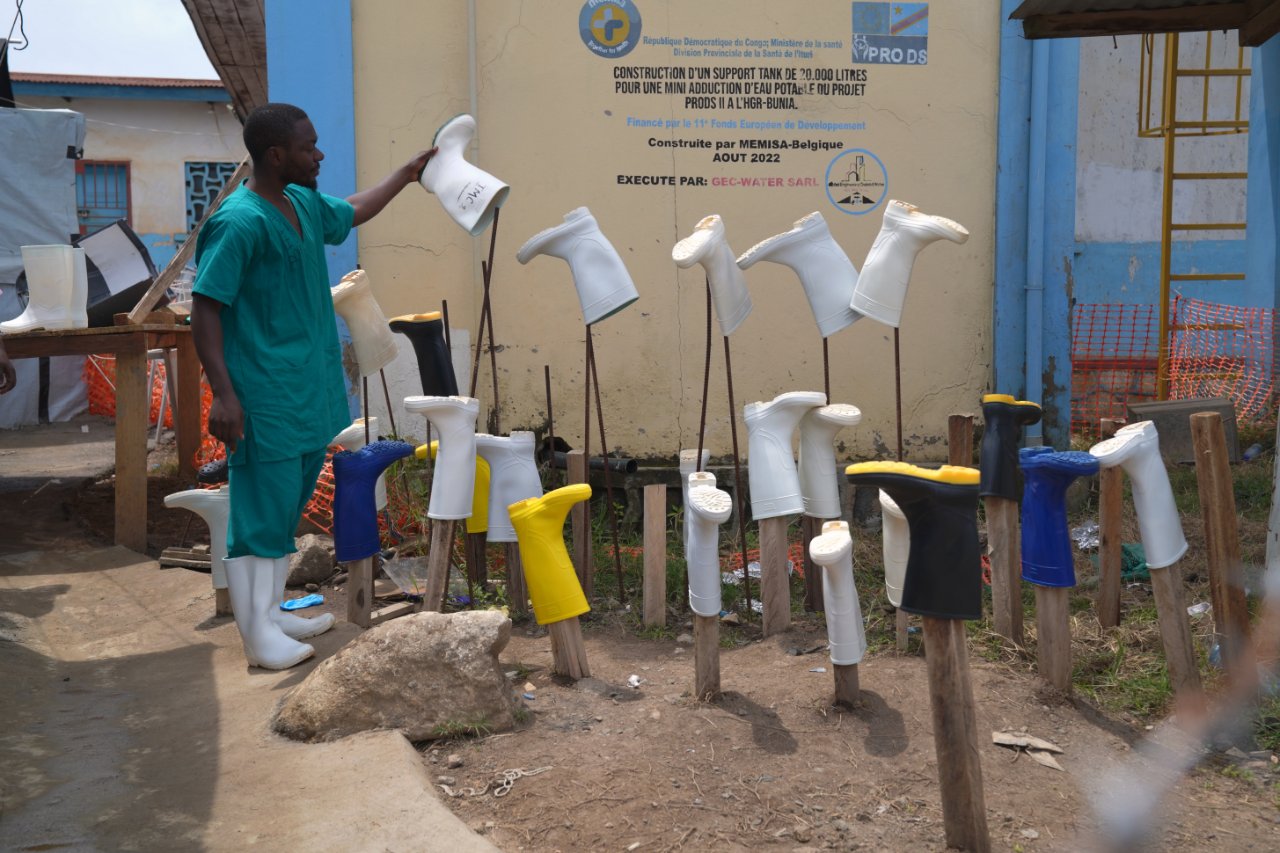 Ebola alarmı! Salgın yayılıyor, ölü sayısı 2 bini geçti
