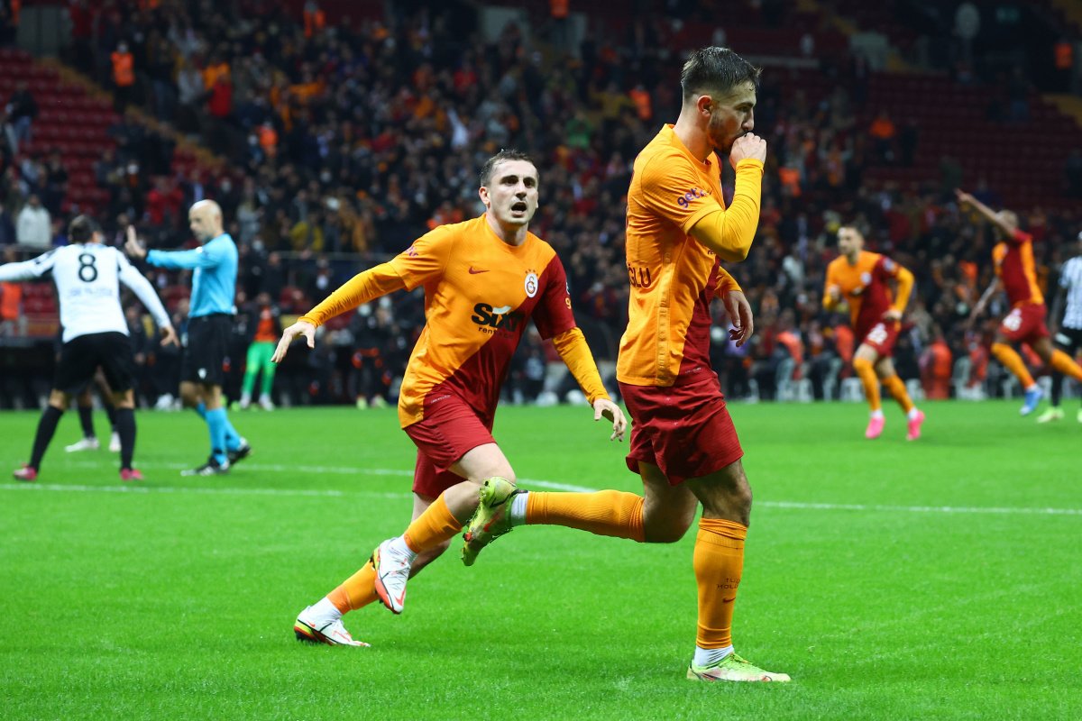 Halil Dervişoğlu, Galatasaray formasıyla çıktığı 65 maçta 12 gol ve 4 asistle oynadı.