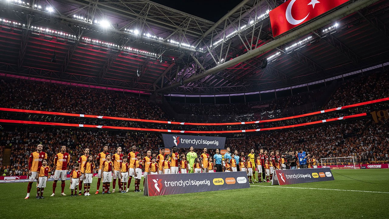 Galatasaray'da Dursun Özbek'e büyük tepki: 