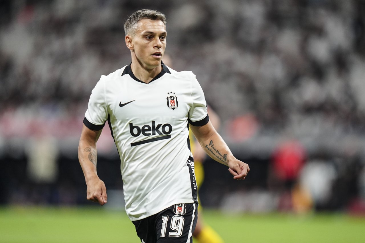 Leandro Trossard'ın güncel piyasa değeri 18 milyon euro olarak gösteriliyor.