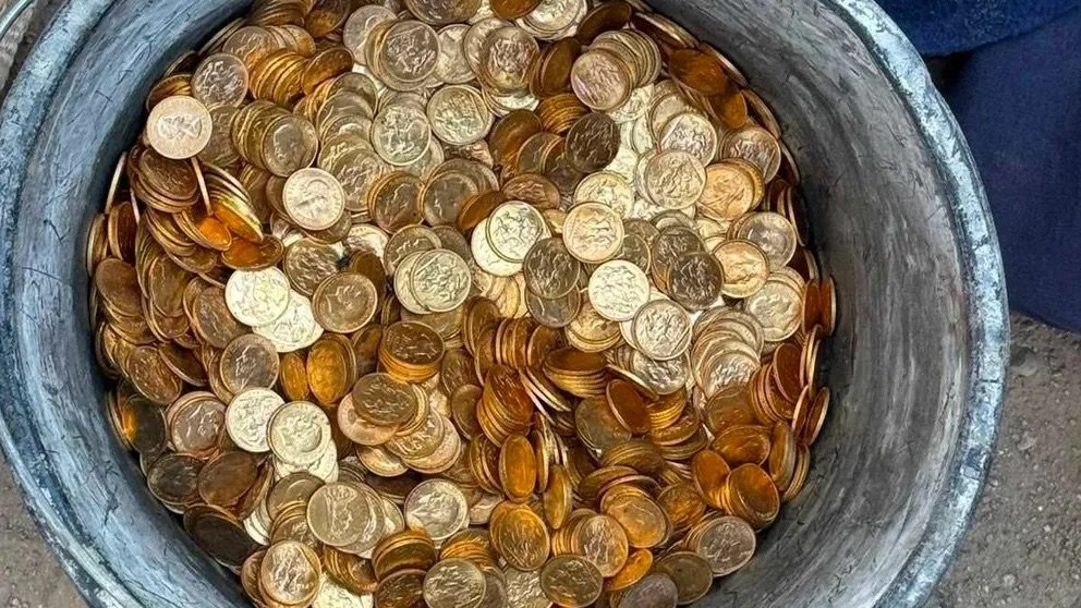 Tadilattaki binanın duvarından yaklaşık 500 milyon TLlik altın fışkırdı! Görenler inanamadı, vatandaş akın etti
