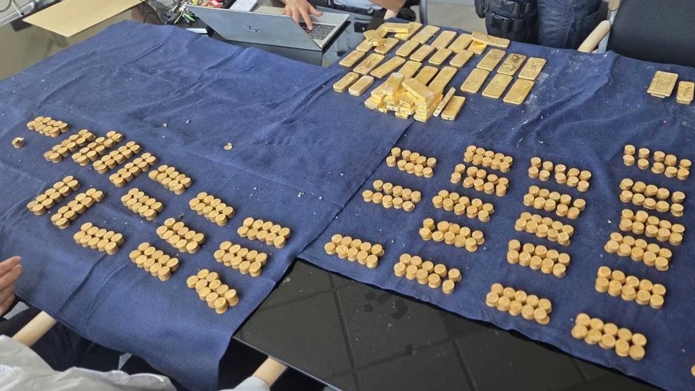Tadilattaki binanın duvarından yaklaşık 500 milyon TLlik altın fışkırdı! Görenler inanamadı, vatandaş akın etti