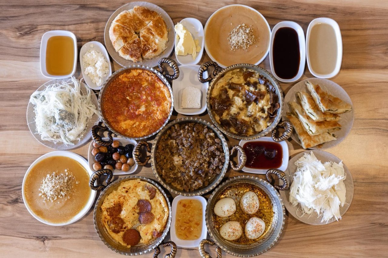 Anadolu’nun kadim şehirlerinden Erzurum’un dokuz günlük kültür, sanat ve gastronomi serüveni başladı