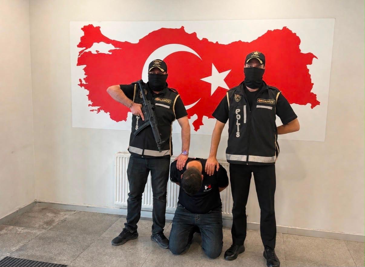 Düğmeye bu sefer Bakü'de basıldı! Bir suç örgütü üyesi daha Türkiye'ye getirildi