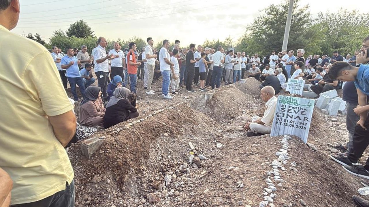 En acı veda! 5’i kardeş 7 kişi yan yana toprağa verildi