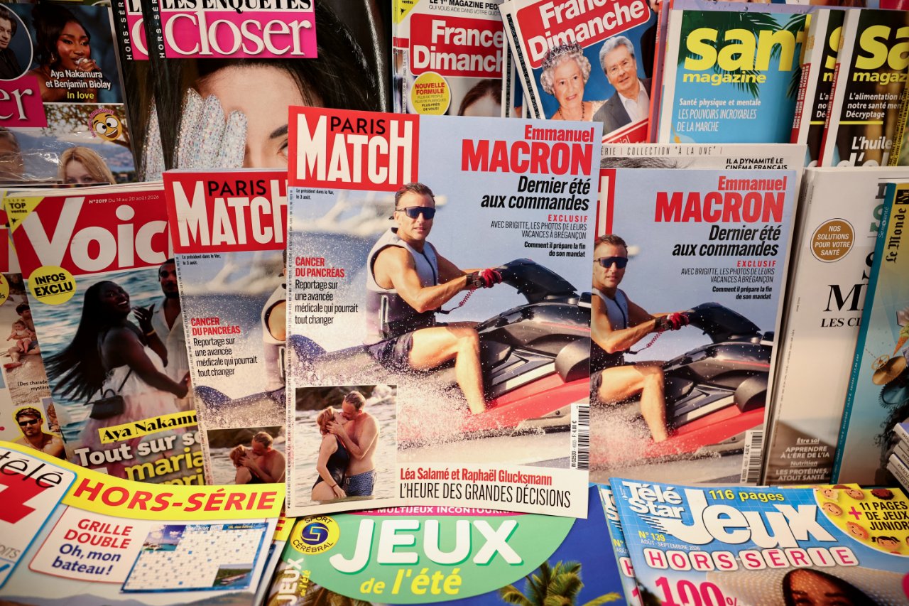Fransa alevler içinde, Macron tatilde! Jet ski fotoğrafları olay oldu