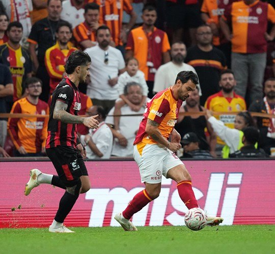 Kaan Ayhan, Galatasaray'da çıktığı 128 maçta 4 gol attı ve 7 asist yaptı. (Fotoğraf: Galatasaray resmi)