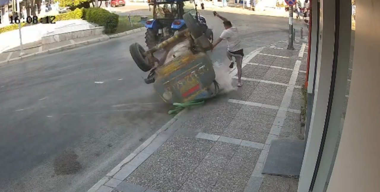 İzmir'de traktörden fırlayan tanker yayayı eziyordu! O anlar kamerada