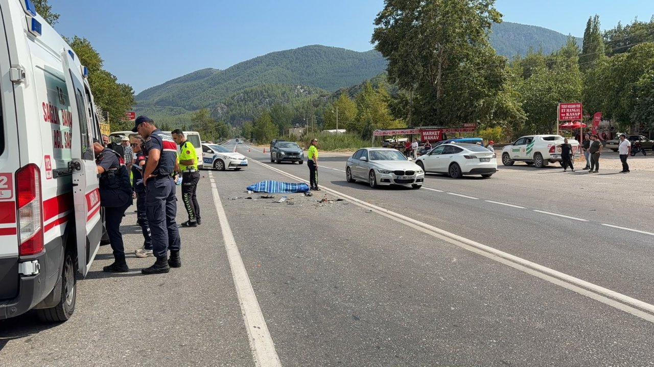 Karı kocadan acı haber! Antalyadaki feci kazada çok sayıda ölü ve yaralı var