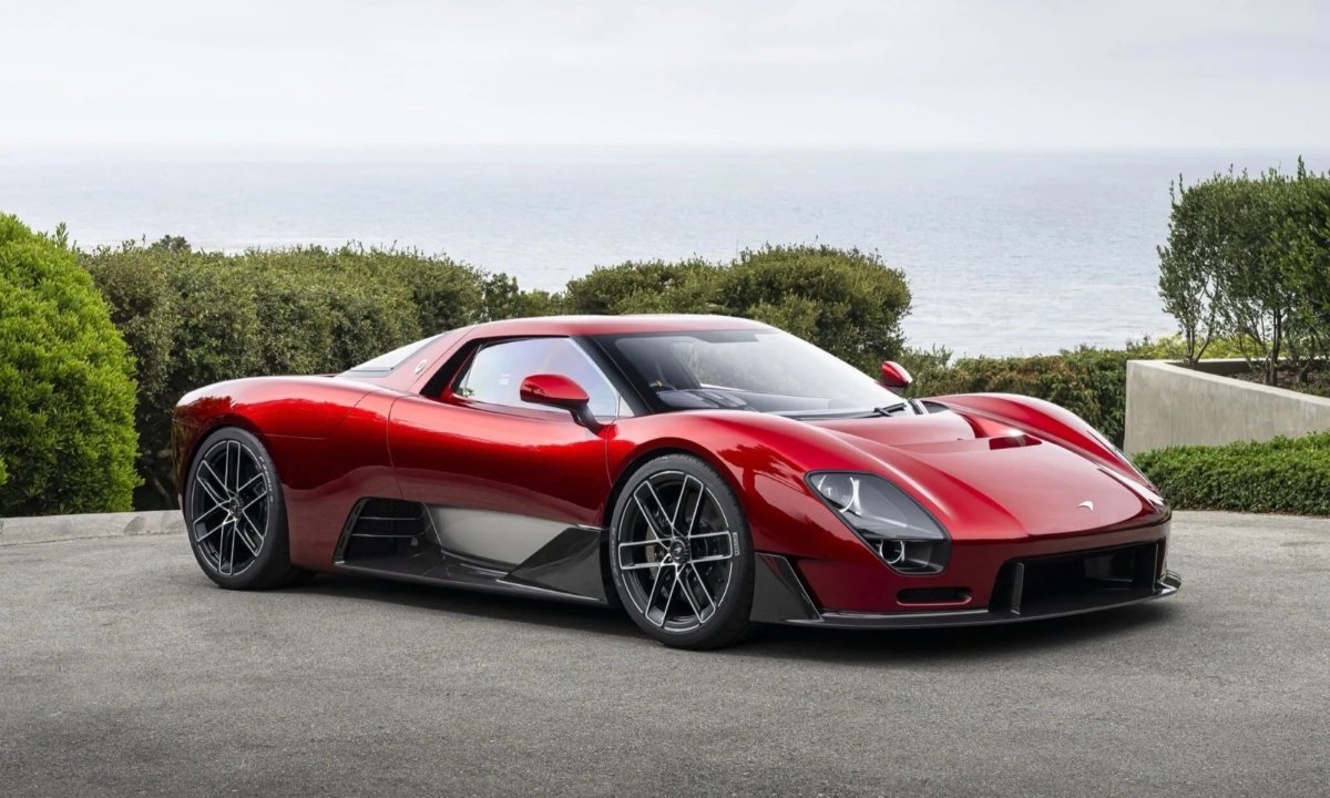 McLaren’den 34 yıl sonra bir ilk: Manuel vitesli süper otomobil ortaya çıktı