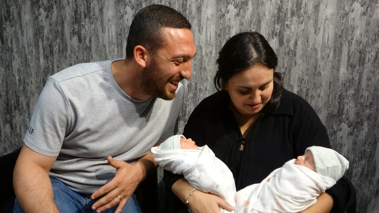 Milyonda bir görülen doğum! 3 tüp bebek tedavisinin ardından ikizleri oldu