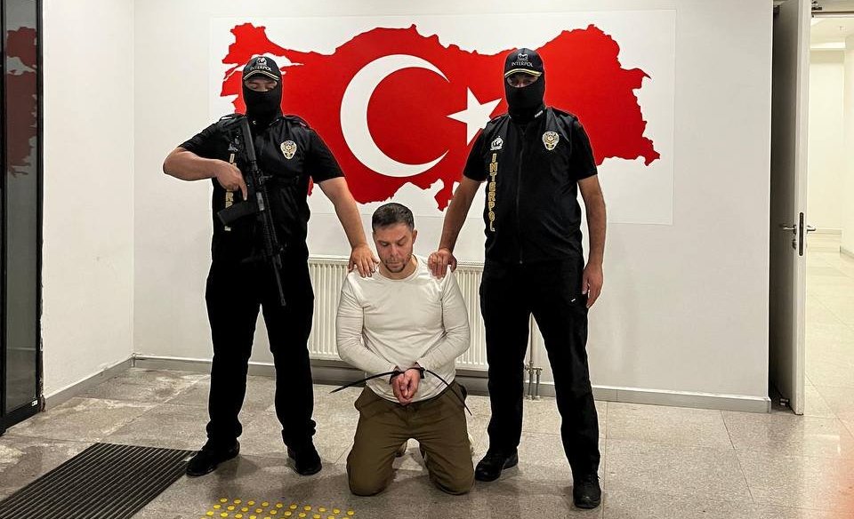 Organize suç örgütü elebaşı Serkan Kurtuluş Türkiye’ye getirildi!