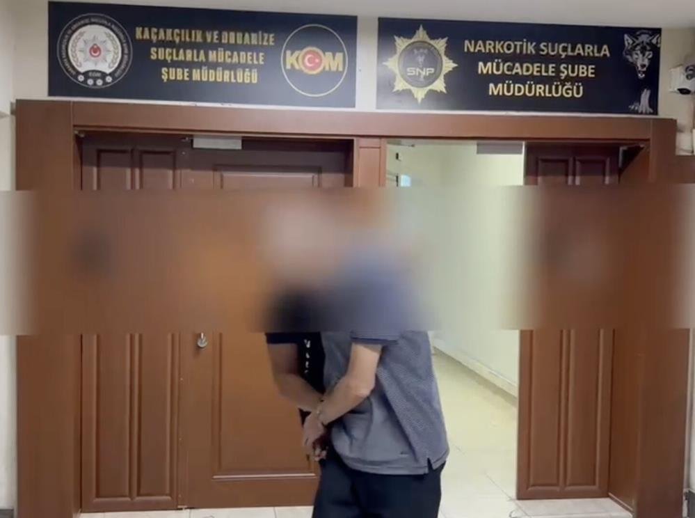 Dedeler operasyonla yakalandı! Evlerinden çıkanlar şaşkına çevirdi...