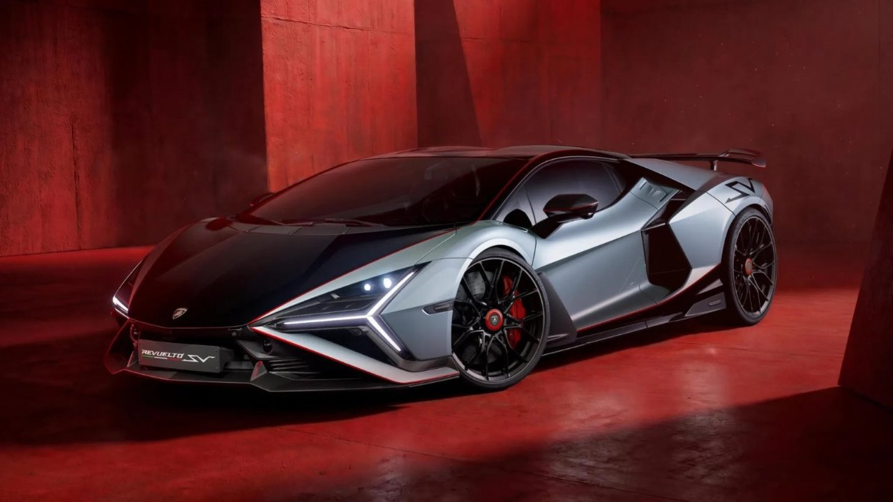 Şimdiye kadar üretilen en hızlı ve en güçlü Lamborghini! Revuelto SV tanıtıldı