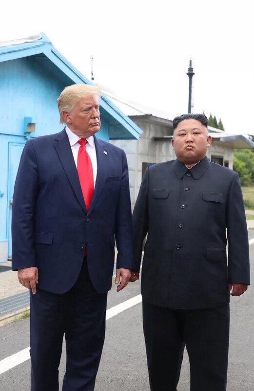 Trump, Kim Jong Un'la fotoğrafını paylaştı: ABD Başkanı mesajıyla şaşırttı