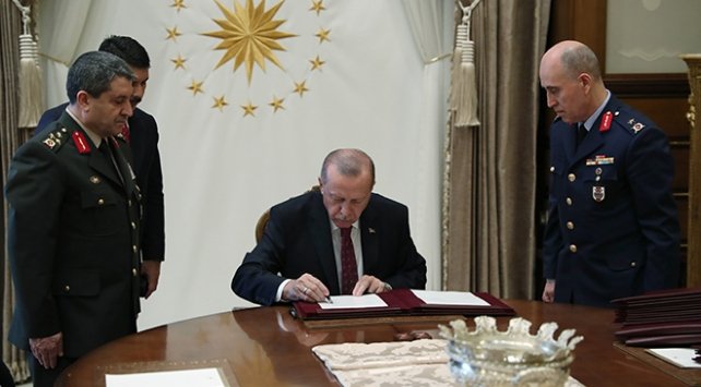 TSK’da kritik atamalar peş peşe geldi! 205 general ve amiralin görev yeri değişti