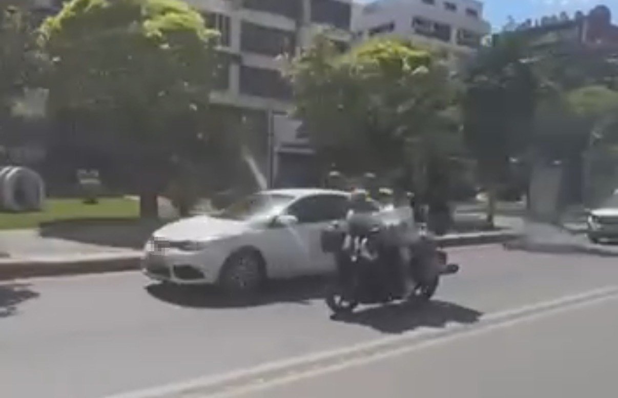 Faciaya davetiye çıkardılar! 3 gencin motosikletle yolculuğu pes dedirtti