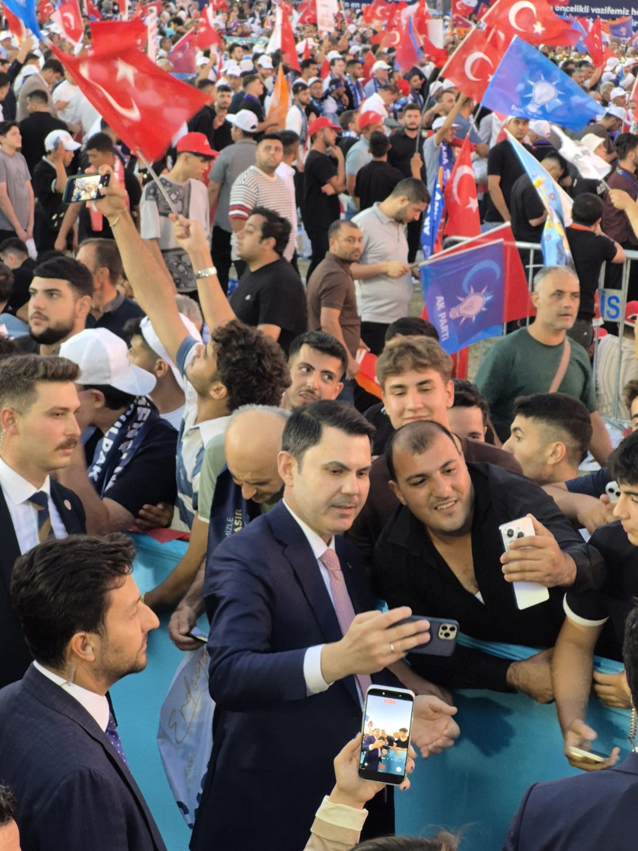 Geleceğe yürüyen çift başlı kartal…