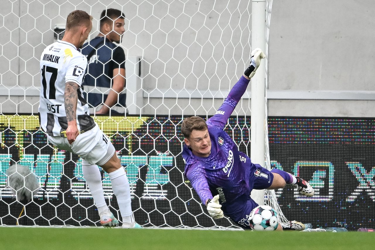 Alexander Nübel, FC Hradec Kralove karşılaşmasında kalesini gole kapatmıştı.