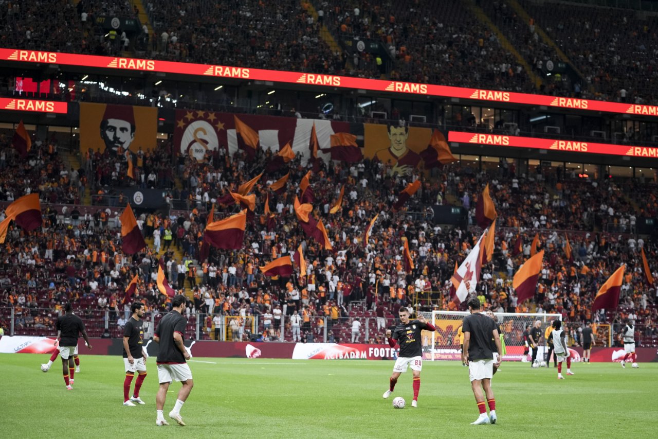 ÖZEL | Galatasaray’da transfer alarmı! Chedjou ve Bilal Kısadan kritik uyarılar:  Hiç görülmemiş bir olay
