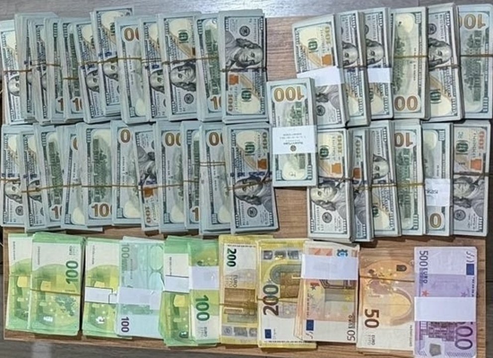 Hilmi Tuna Kuriş'in evinden çıkan yüklü miktarda paralar