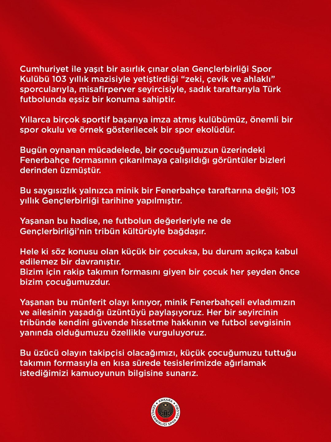Türkiye bu olayı konuşuyor! Fenerbahçe forması zorla çıkarılan çocuk Lyon maçına davet edildi