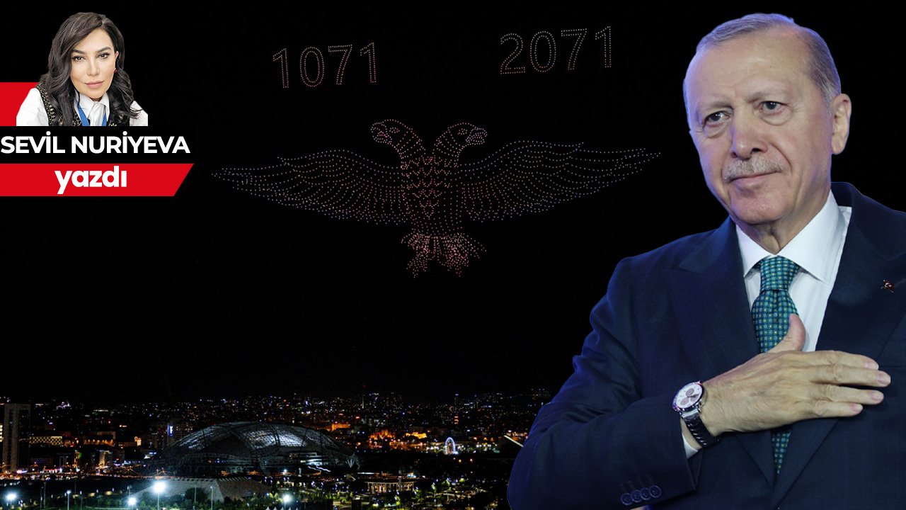 ÇİFT BAŞLI KARTAL SAHNEDE
