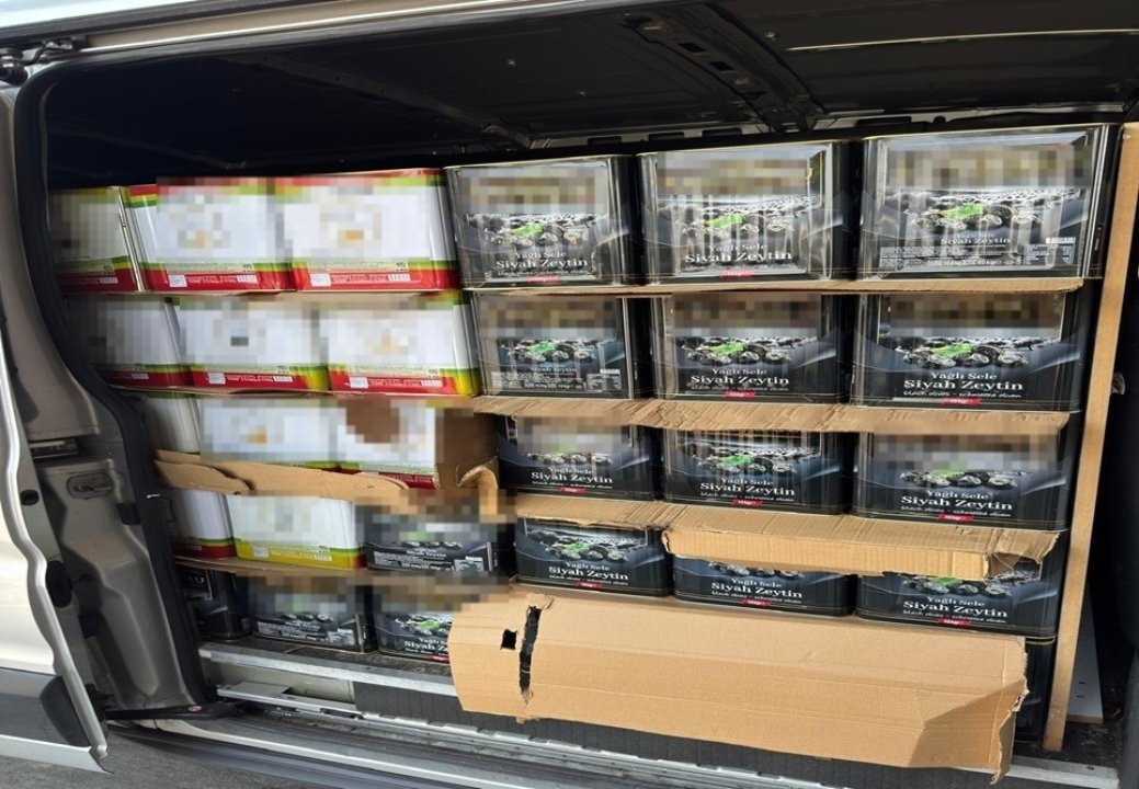 Aydın'da 1 ton sahte yağ ile 2,5 ton zeytin yakalandı