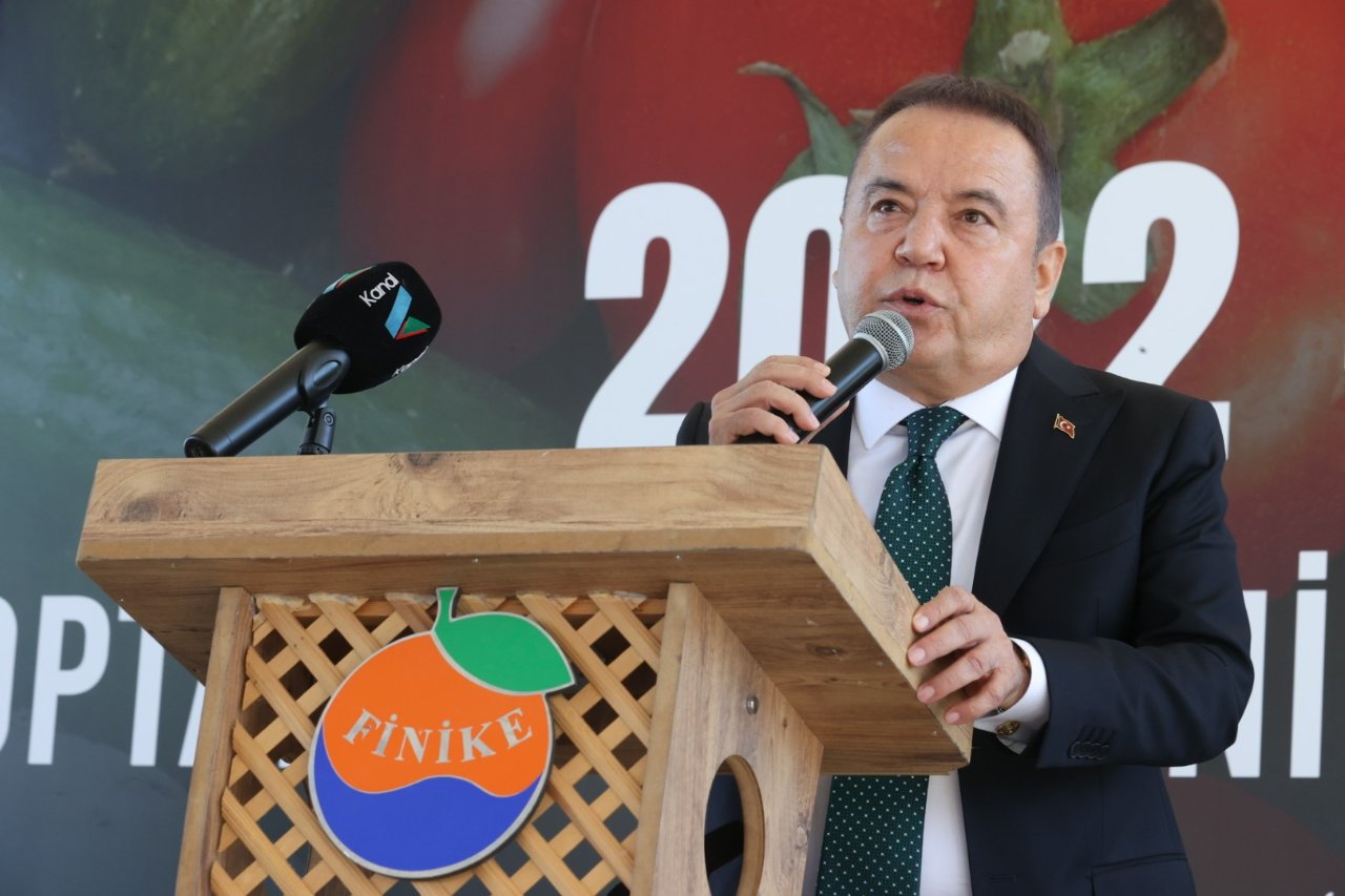 Başkan Böcek ve bürokratların yolsuzluk paniği: 2,5 milyon lirayı aceleyle iade etti