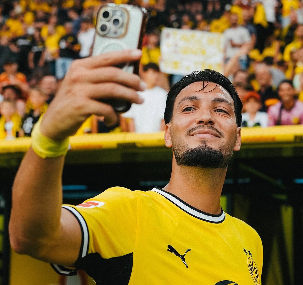 Ramy Bensebaini, Borussia Dortmund'da 106 maça çıktı, 10 gol ve 11 asistlik skor katkısı sağladı. (Fotoğraf: Instagram)