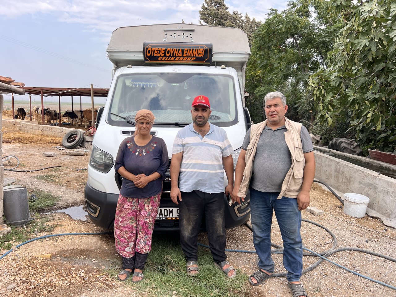 Hatay’da ağlatan hediye! Görüntüsü yürek sızlatmıştı! İneği ölen kadın bu kez mutluluktan ağladı