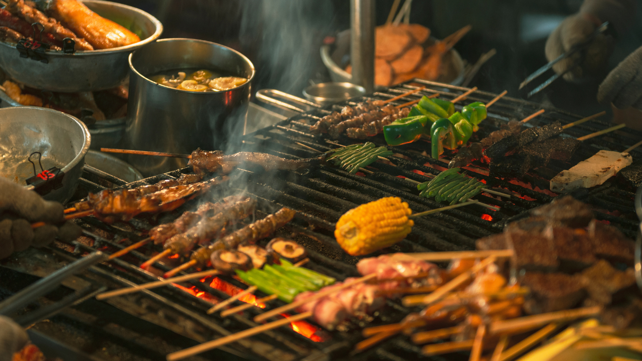 Her gün yüzlerce kişi geliyor! Kentteki ünlü restoranların mutfaklarından fareler çıktı