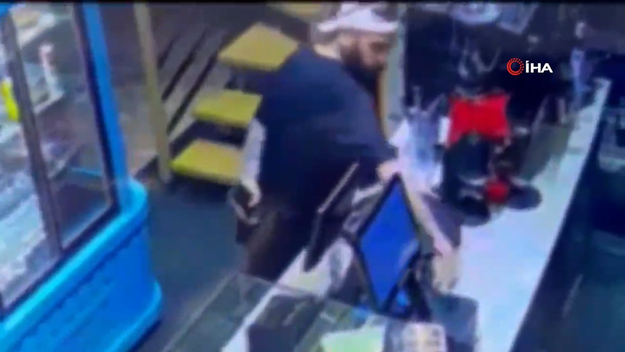 İş yerinden telefon çaldı, uyuşturucuyla yakalandı! Beyoğlu'ndaki hırsızlık kamerada
