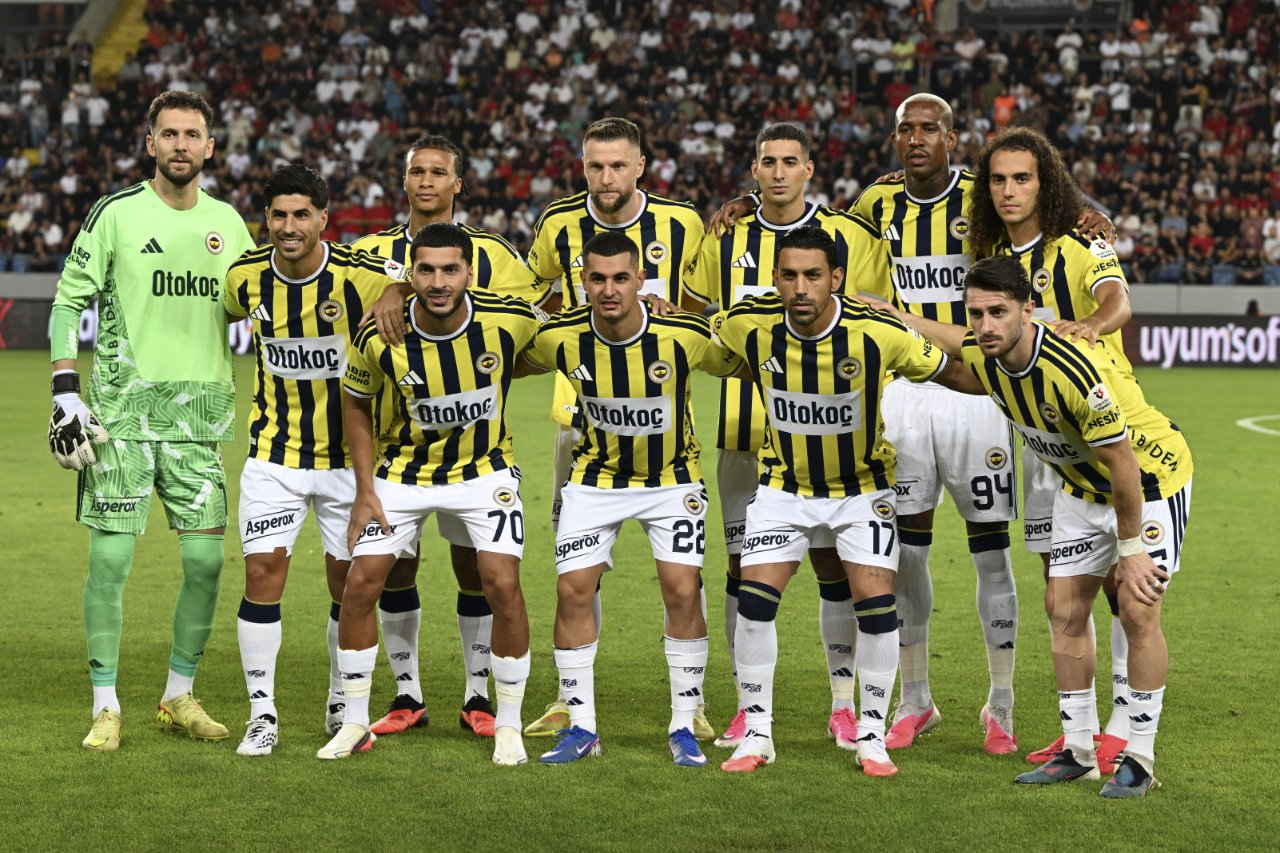 ÖZEL│ Fransız gazeteciler, Fenerbahçe-O.Lyon maçı öncesi Türkiye Gazetesi’ne konuştu: Fenerbahçe’nin kadrosu göz korkutmaya yetiyor