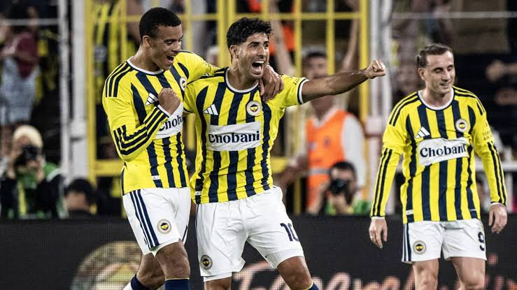 ÖZEL│ Fransız gazeteciler, Fenerbahçe-O.Lyon maçı öncesi Türkiye Gazetesi’ne konuştu: Fenerbahçe’nin kadrosu göz korkutmaya yetiyor