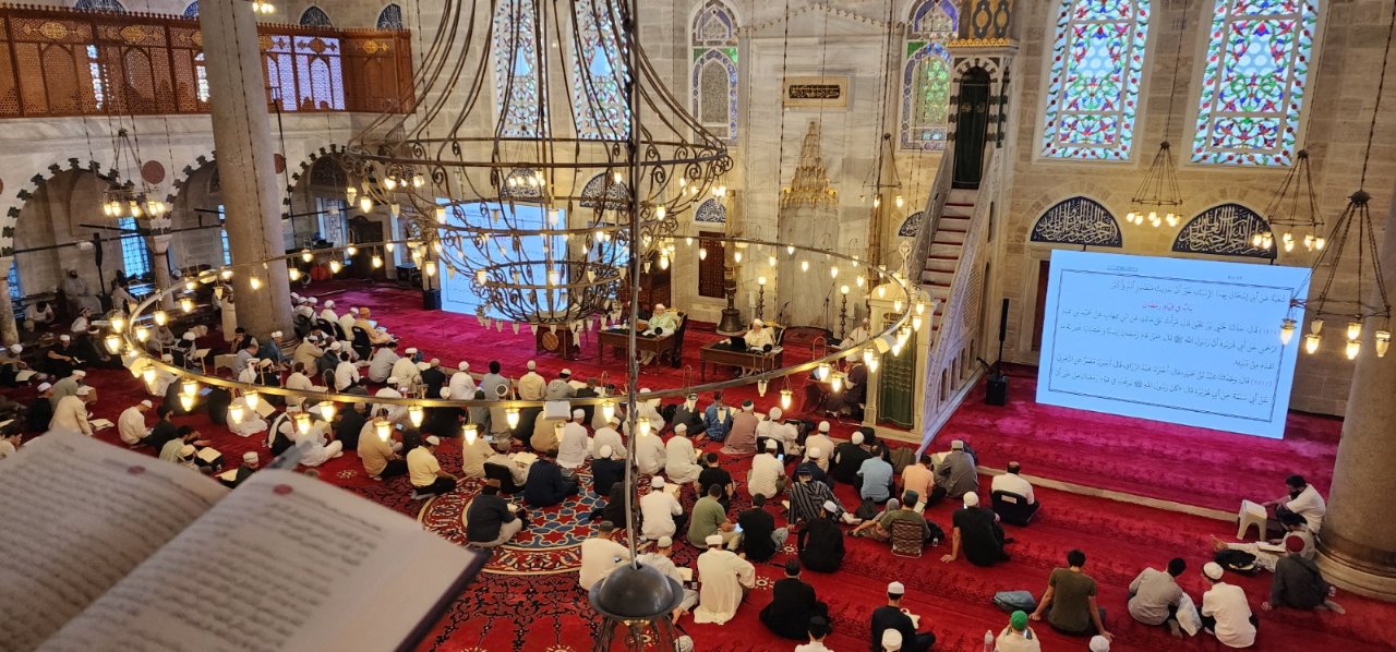 Resulullah âşıklarından büyük ilgi: Mihrimah Camii’nde Hadis şöleni